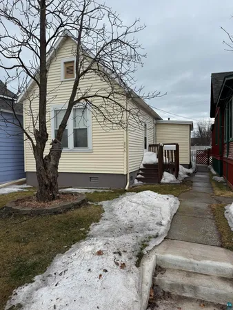 $179,900 | 806 5th Avenue, Two Harbors, MN 55616