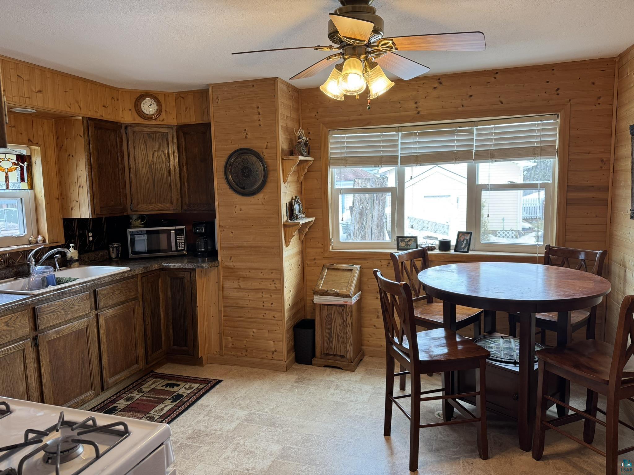 806 5th Avenue Two Harbors, MN 55616 - Photo 7 of 31