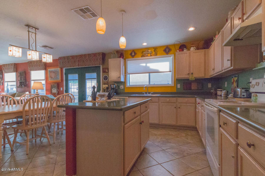 9531 West Monte Vista Road Phoenix, AZ 85037 - Photo 5 of 24 10