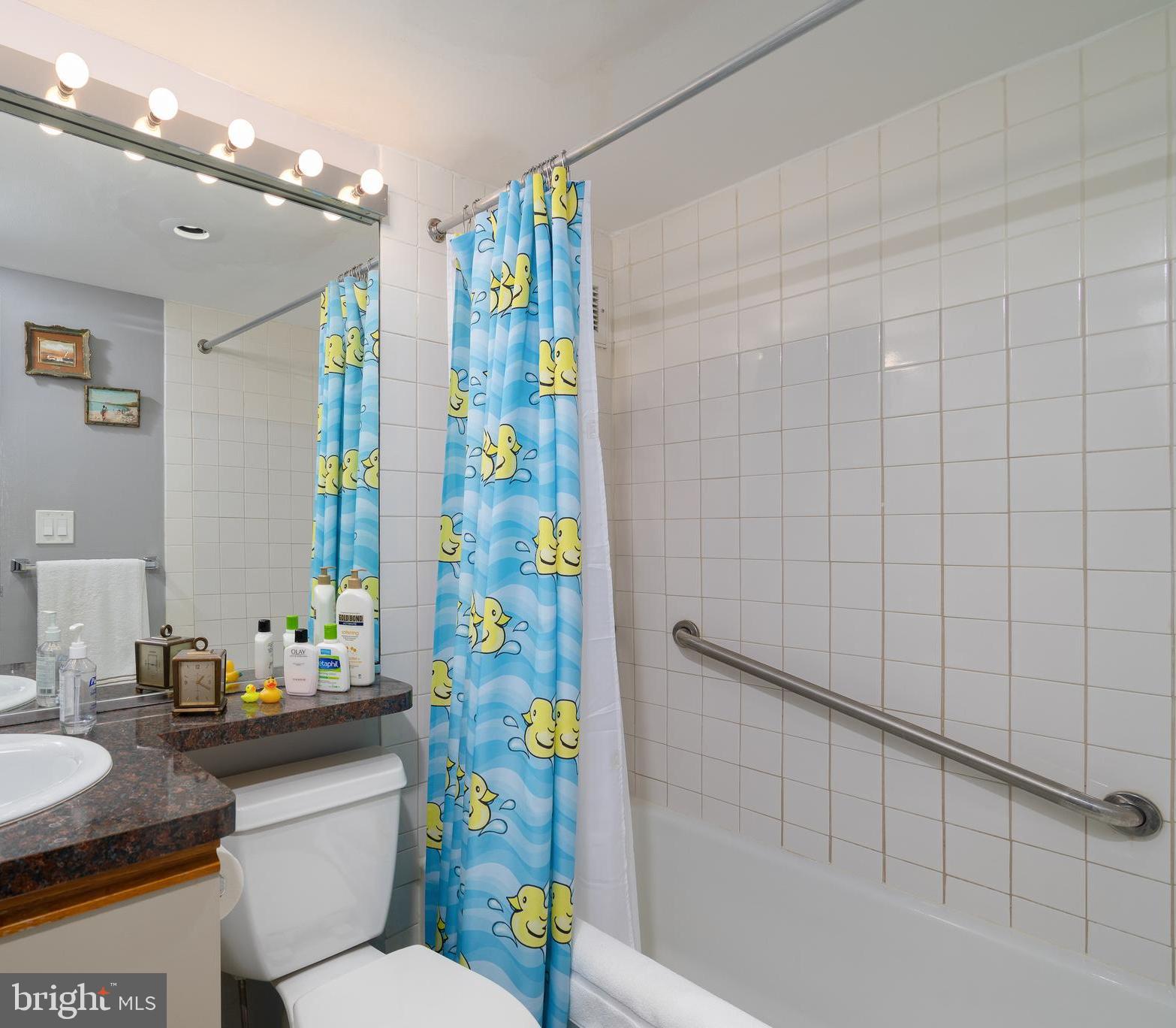 200 Locust Street, Unit 23FN Philadelphia, PA 19106 - Photo 11 of 26