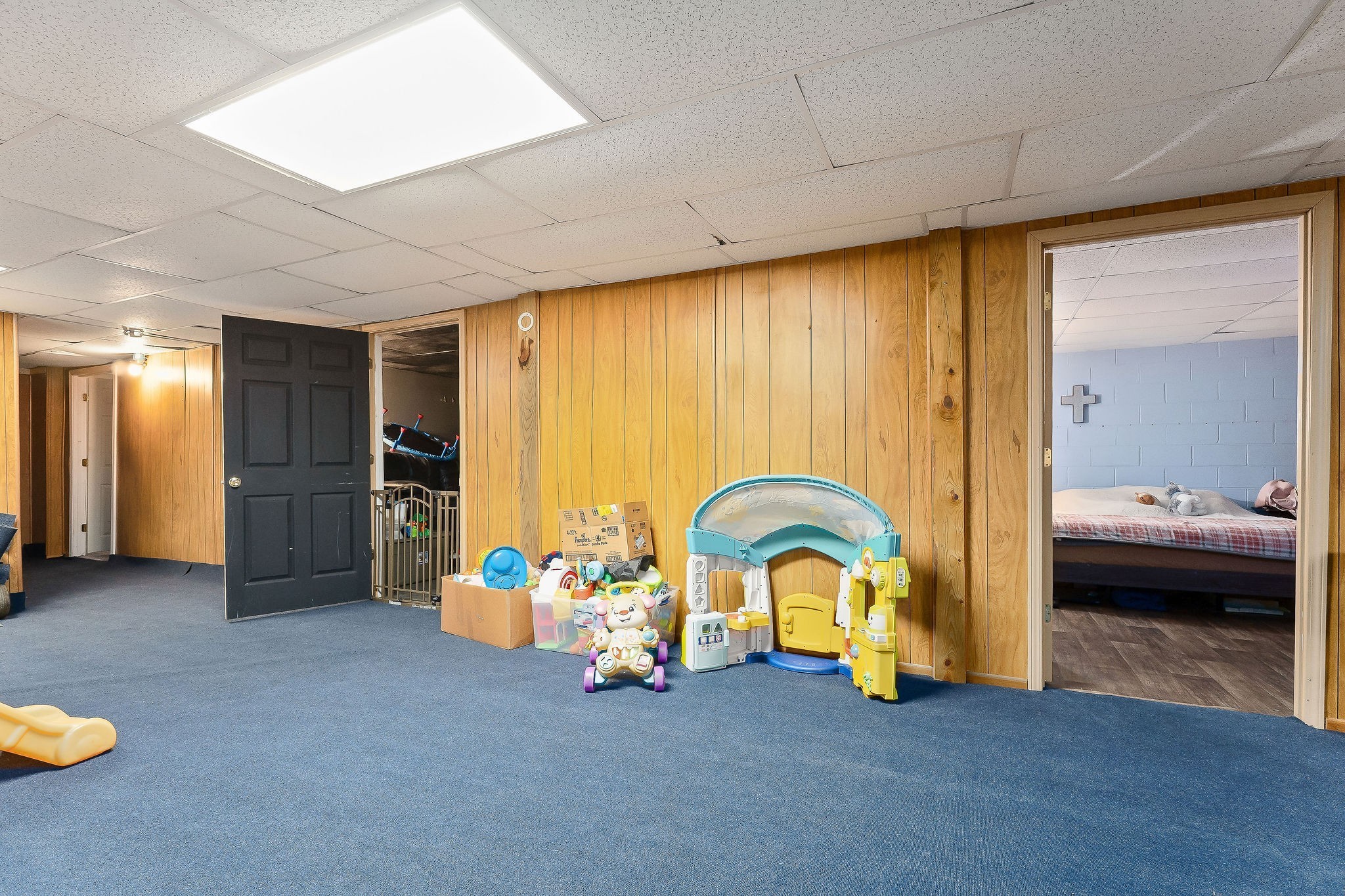 618 Cash Dollar Road Walling, TN 38587 - Photo 29 of 60 a view of room with furniture and a flat screen tv