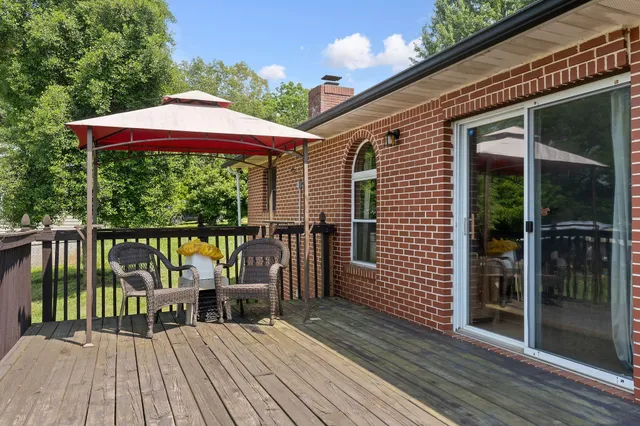 a view of a back yard of the house