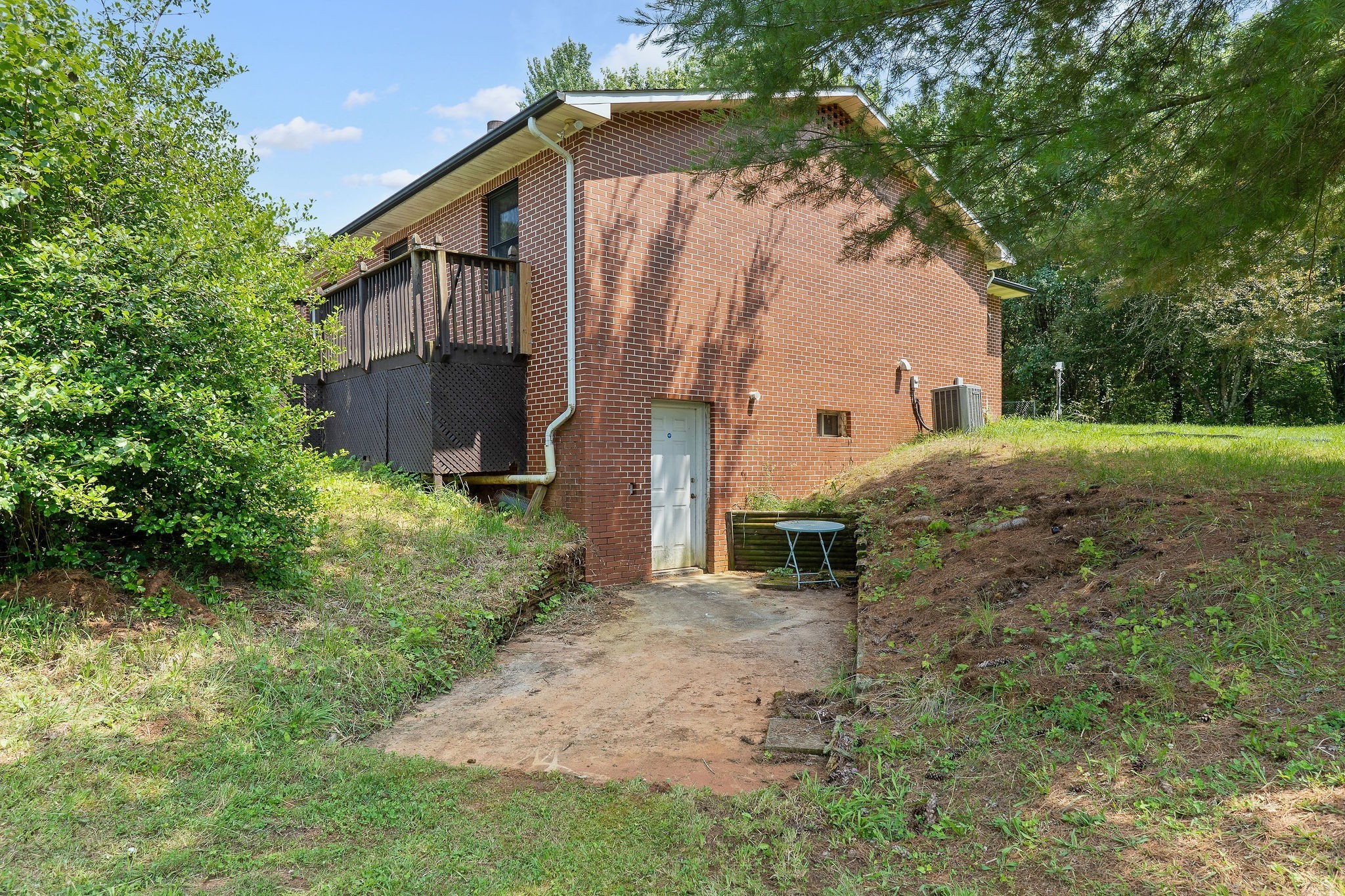 618 Cash Dollar Road Walling, TN 38587 - Photo 46 of 60 a view of a back yard of the house