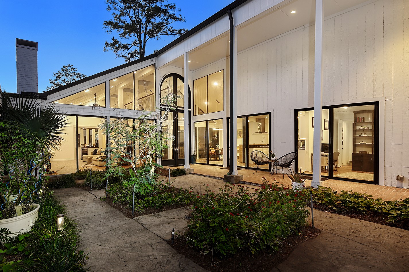 10 West Shady Lane Houston, TX 77063 - Photo 41 of 49