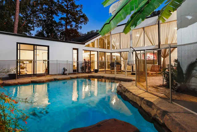 a view of a small yard