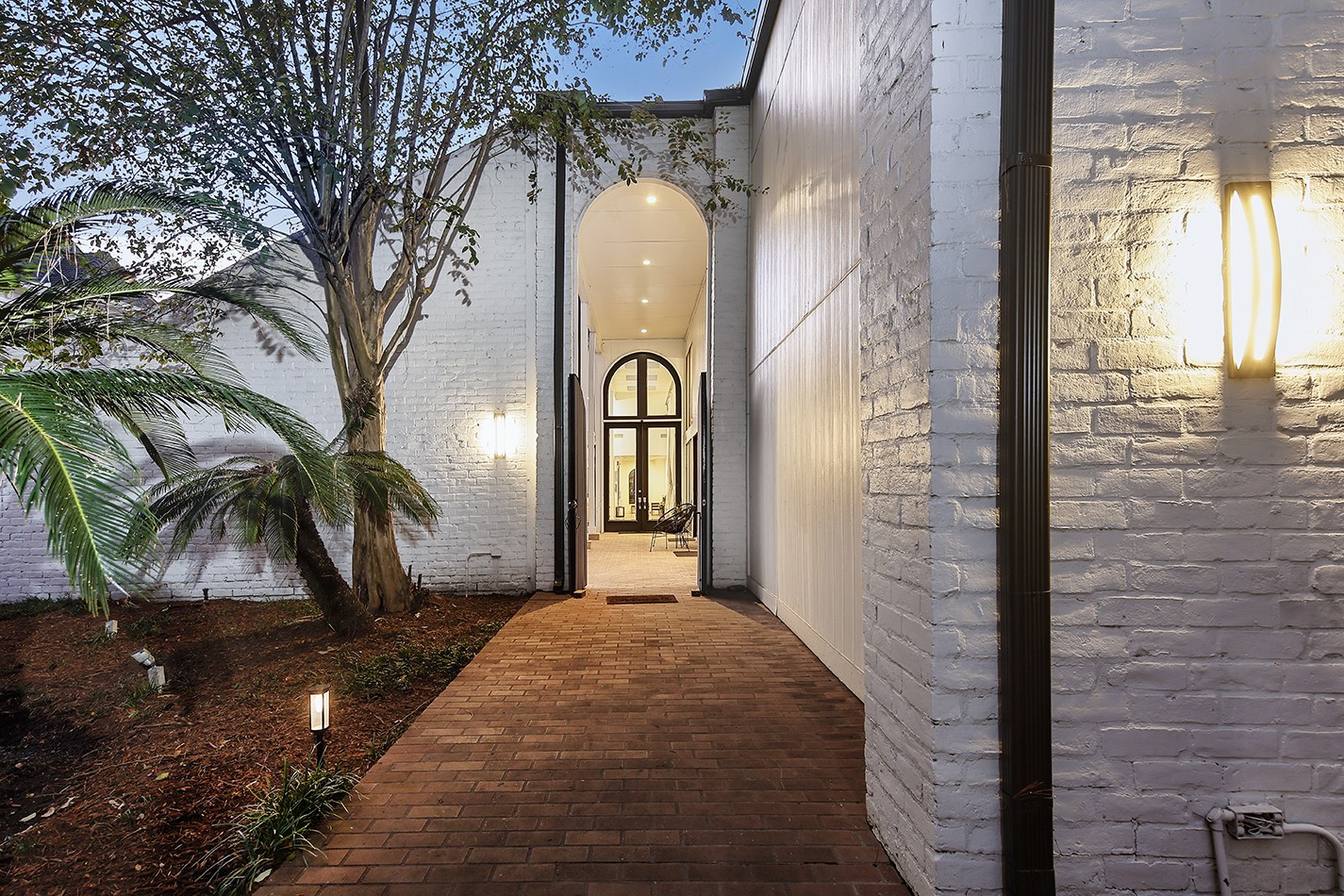 10 West Shady Lane Houston, TX 77063 - Photo 6 of 49