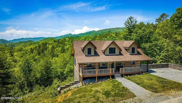 $1,250,000 | 335 Hawken Drive, Walland, TN 37886