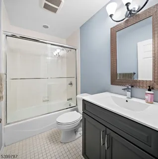 $430,000 | 207 Shearwater Court West, Unit 31, Jersey City, NJ 07305