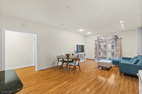 $430,000 | 207 Shearwater Court West, Unit 31, Jersey City, NJ 07305