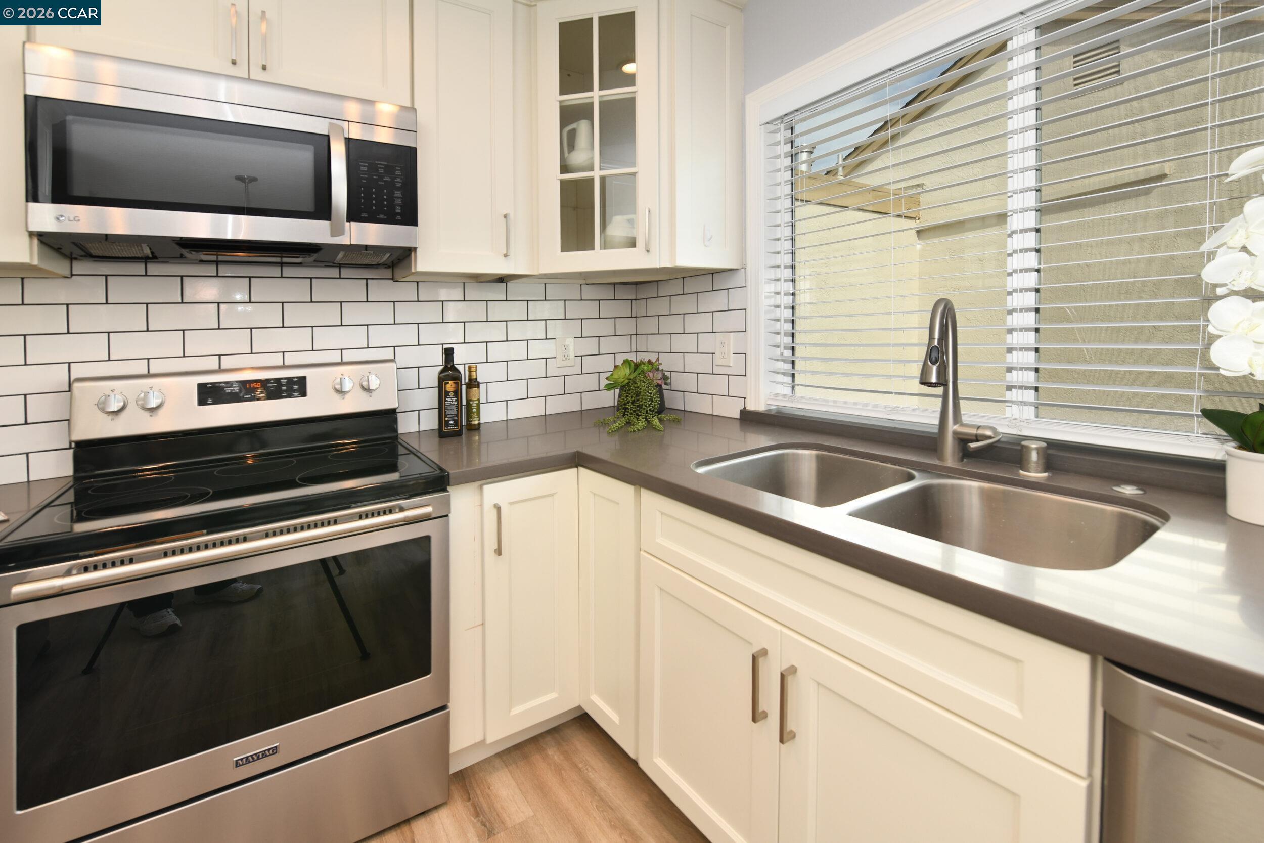 4869 Wolf Way Concord, CA 94521 - Photo 5 of 40