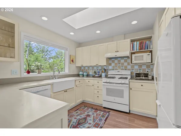 $530,000 | 120 Ridge Crest Road, Gleneden Beach, OR 97388