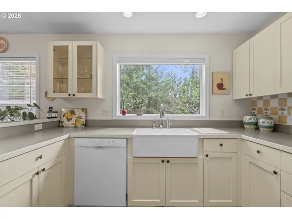 $530,000 | 120 Ridge Crest Road, Gleneden Beach, OR 97388