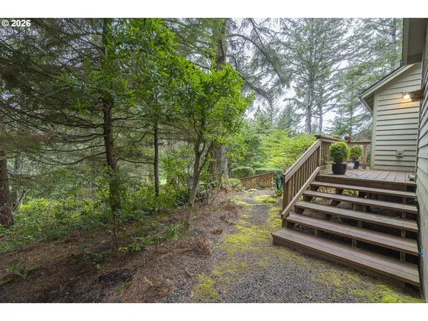 $530,000 | 120 Ridge Crest Road, Gleneden Beach, OR 97388