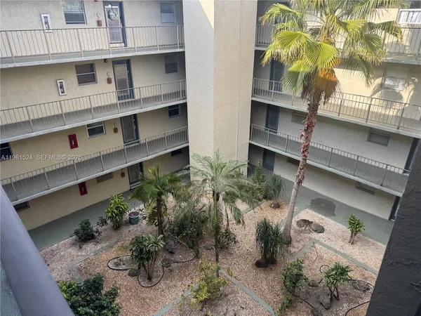 $1,600 | 1800 Southwest 81st Avenue, Unit 1414, North Lauderdale, FL 33068