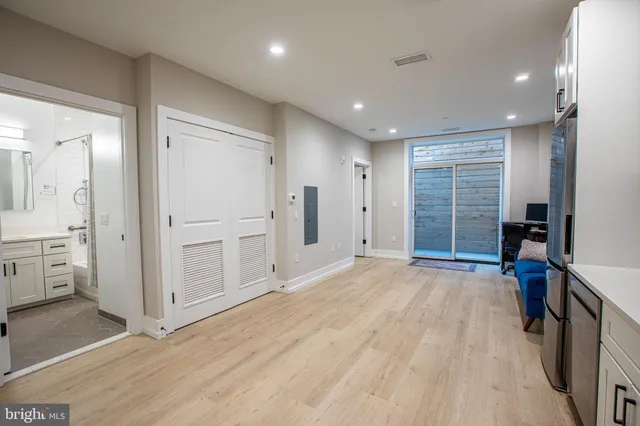 $1,600 | 1016 17th Place Northeast, Unit 8, Washington, DC 20002