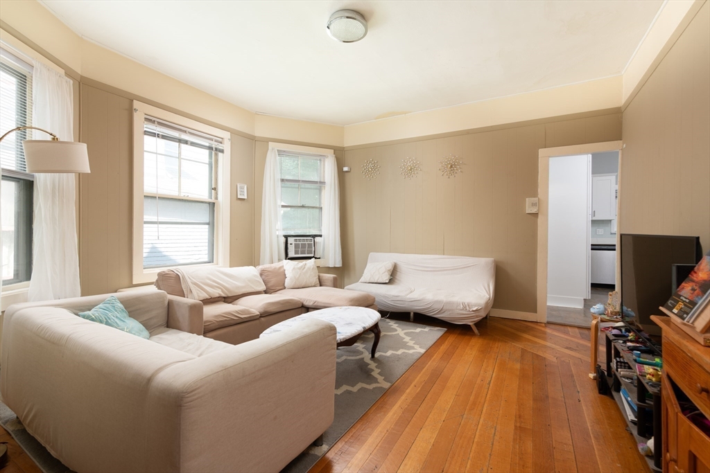 31 Kent Square, Unit 1 Brookline, MA 02446 - Photo 4 of 19