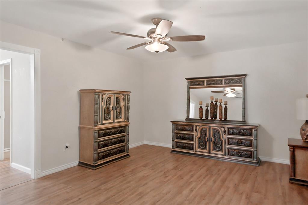 808 Hilltop Drive Weatherford, TX 76086 - Photo 11 of 25 Gallery Image 11