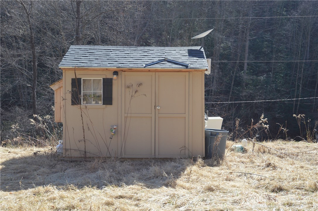 1617 Pot Rock Road Galax, VA 24333 - Photo 11 of 50 Gallery Image 11