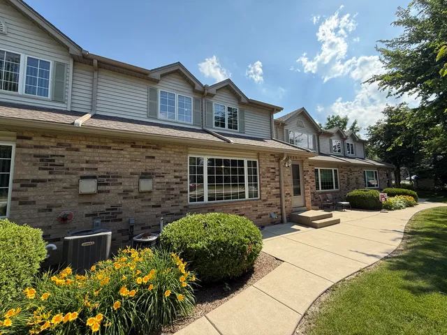$269,900 | 4225 West Grange Avenue, Greenfield, WI 53221