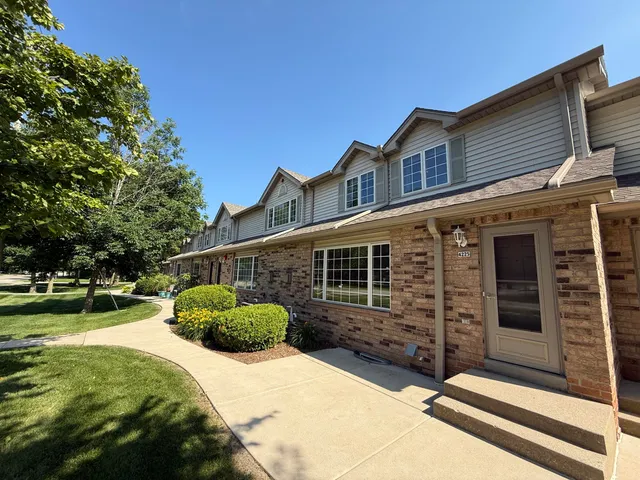 $269,900 | 4225 West Grange Avenue, Greenfield, WI 53221