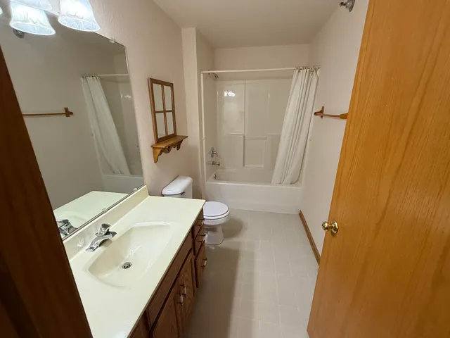 $269,900 | 4225 West Grange Avenue, Greenfield, WI 53221