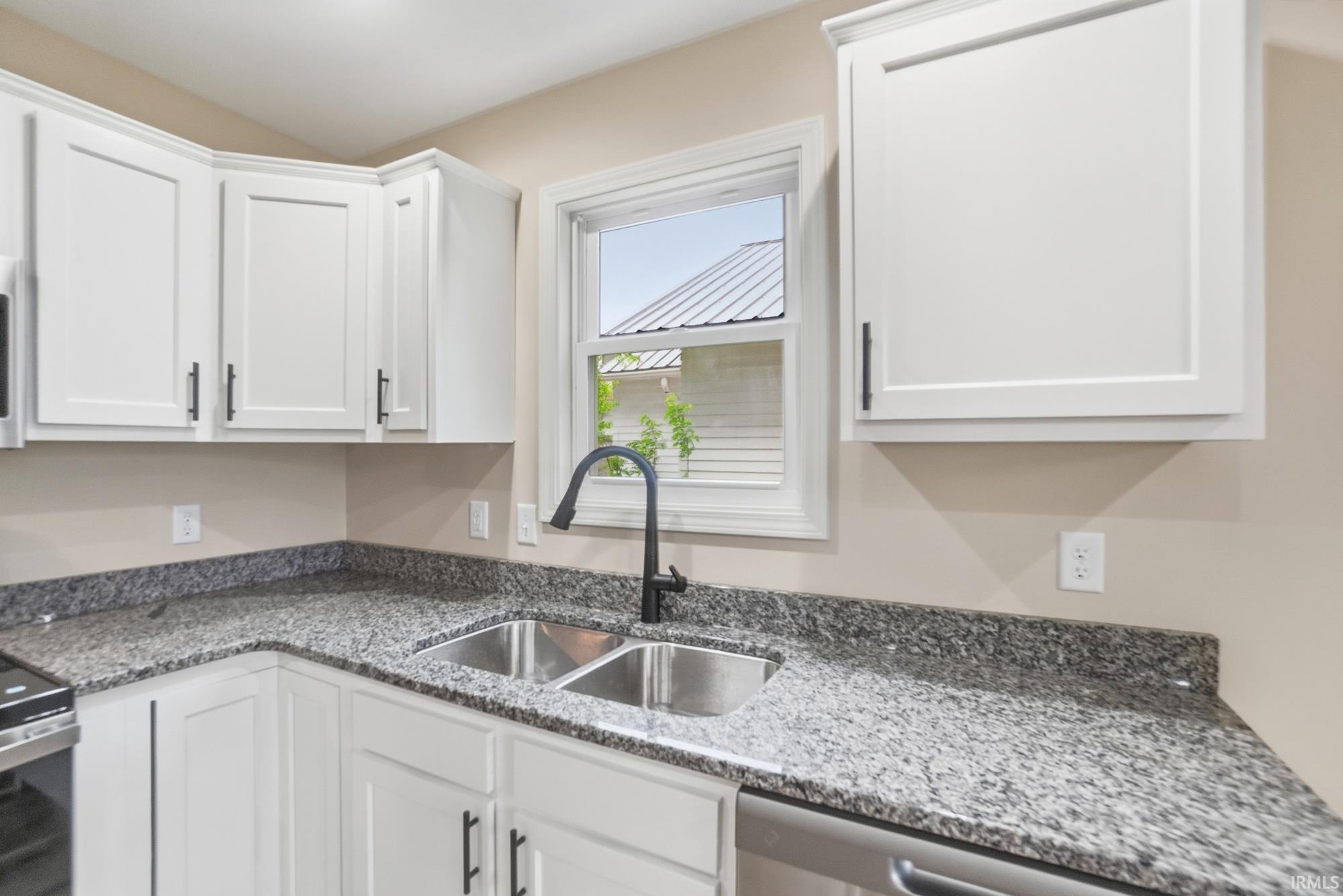 1626 Howell Street, Unit 101 Fort Wayne, IN 46808 - Photo 11 of 27