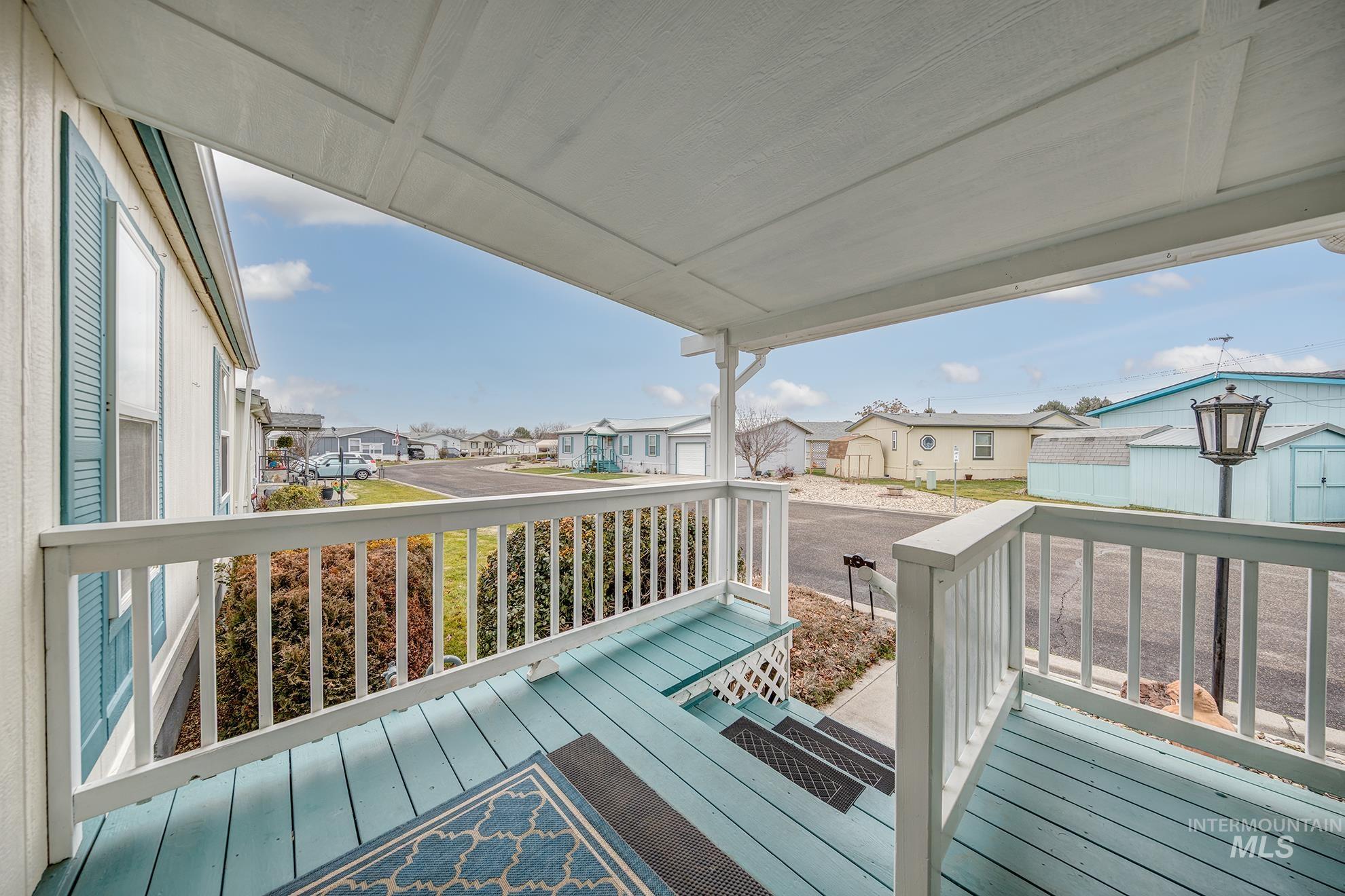 2750 Alden Road, Unit 27 Fruitland, ID 83619 - Photo 36 of 45 Porch with a residential view