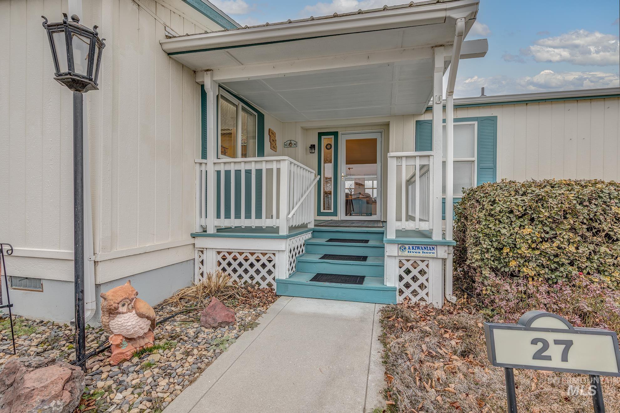 2750 Alden Road, Unit 27 Fruitland, ID 83619 - Photo 6 of 45 Property entrance with covered porch