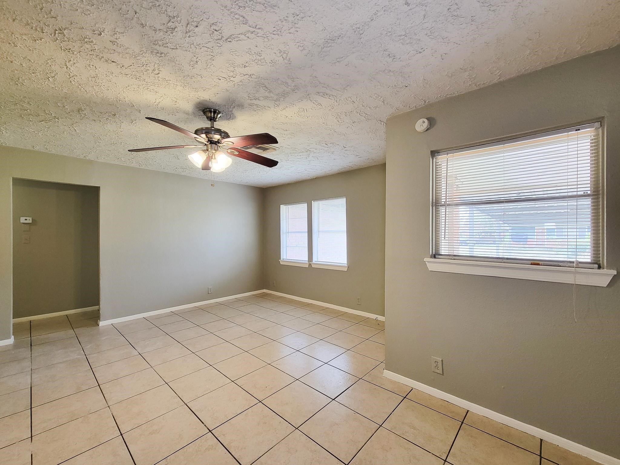 10117 Dulcimer Street Houston, TX 77051 - Photo 7 of 30