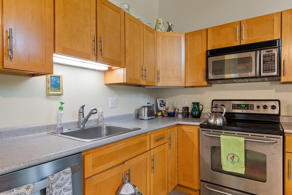 35 Riverwalk Way, Unit R115 Lowell, MA 01854 - Photo 16 of 29