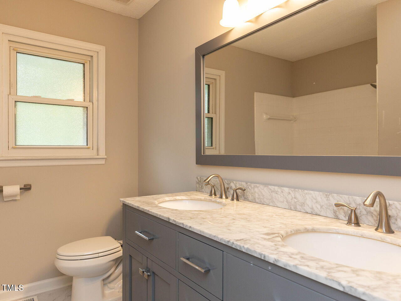 809 Lakeview Road Durham, NC 27712 - Photo 15 of 49 032-1280x960-main-bath
