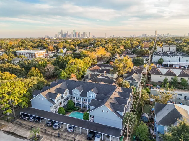 $415,000 | 1621 Heights Boulevard, Unit 3, Houston, TX 77008