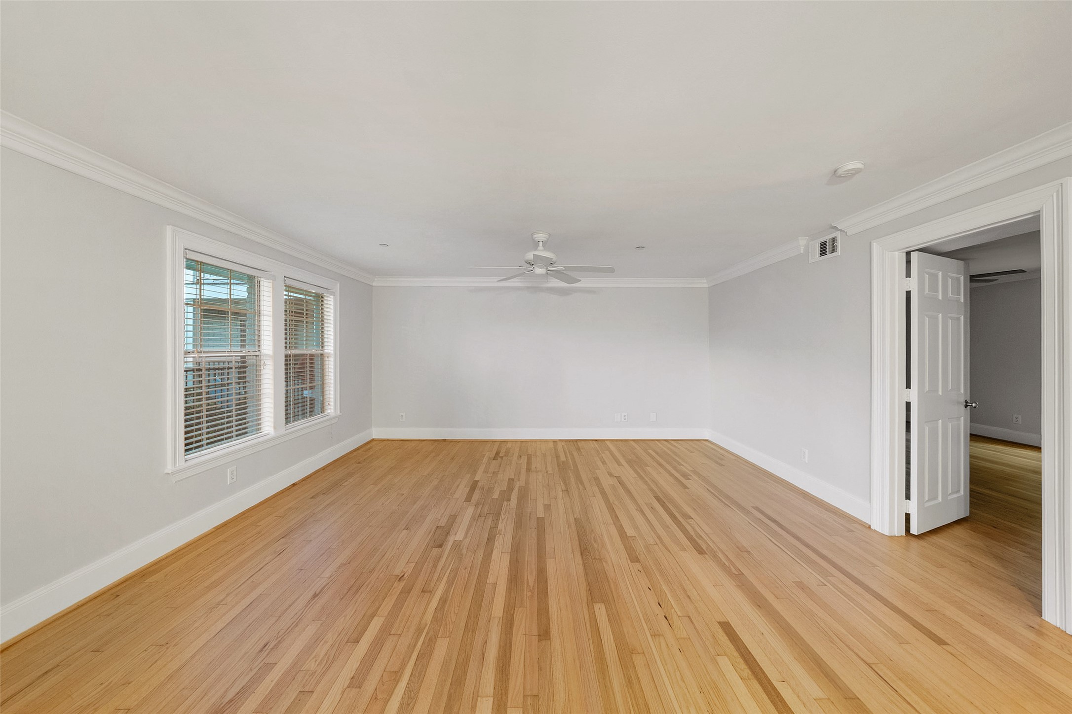 1621 Heights Boulevard, Unit 3 Houston, TX 77008 - Photo 14 of 41 Warm hardwood floors throughout — timeless, easy to love, easy to care for