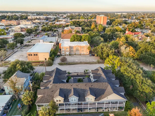 $415,000 | 1621 Heights Boulevard, Unit 3, Houston, TX 77008