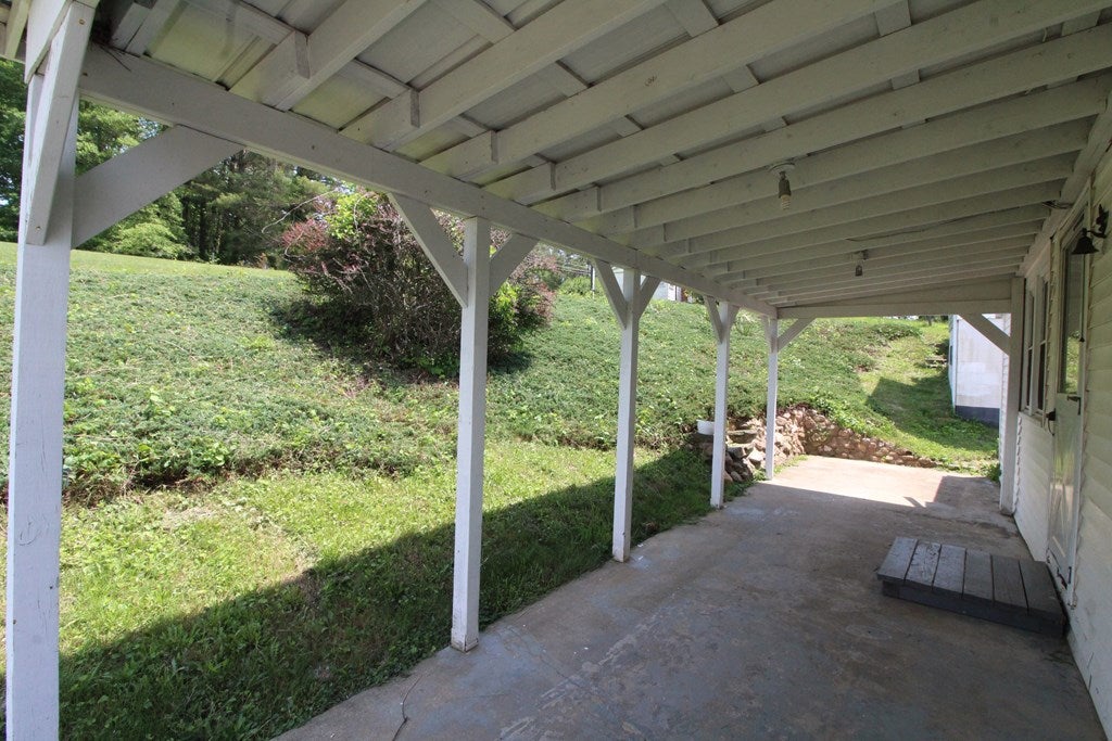 1065 Fairview Road Galax, VA 24333 - Photo 26 of 65 Gallery Image 26