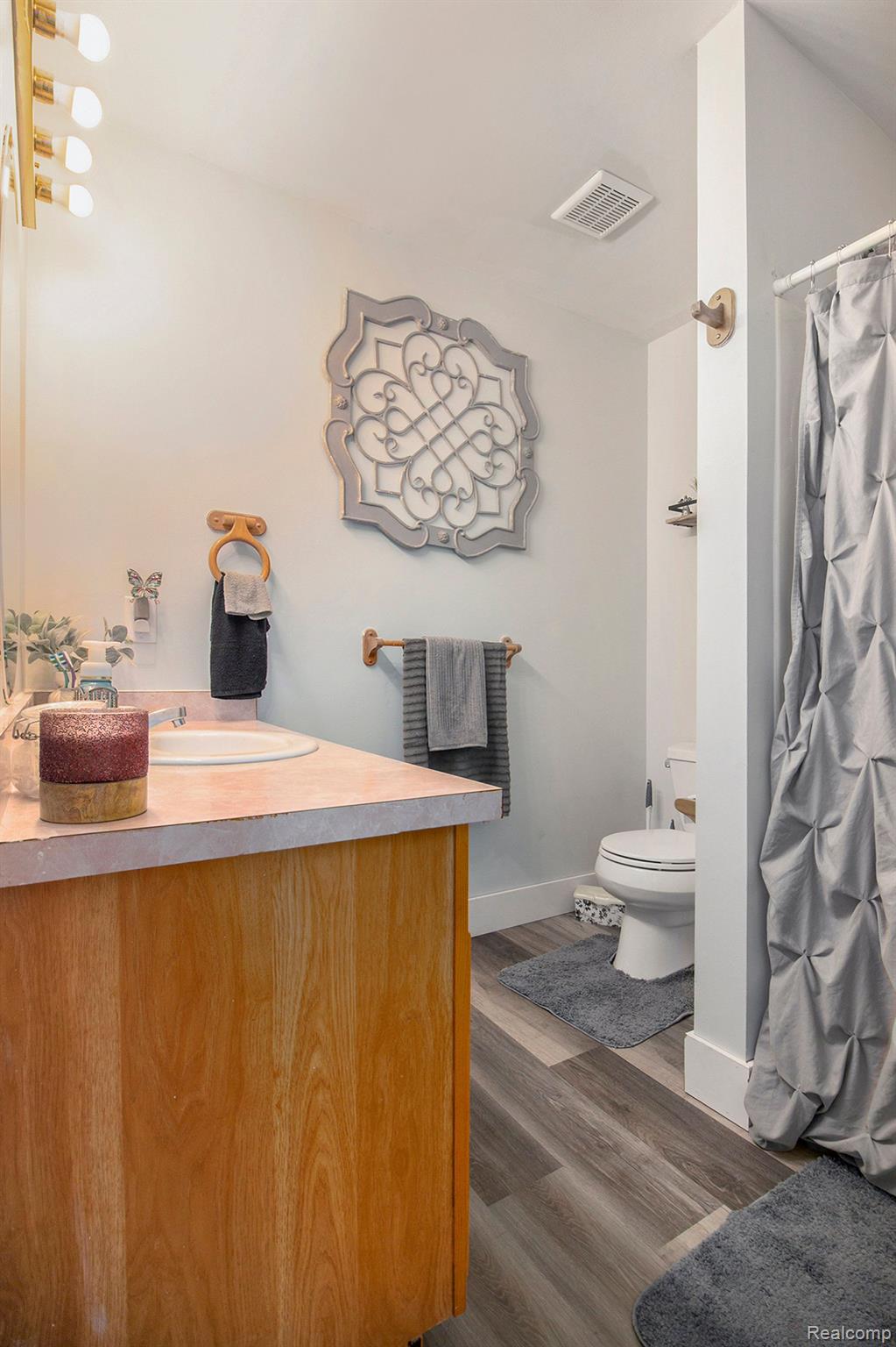 3163 South Bull Run Road Howell, MI 48843 - Photo 13 of 26 Gallery Image 13