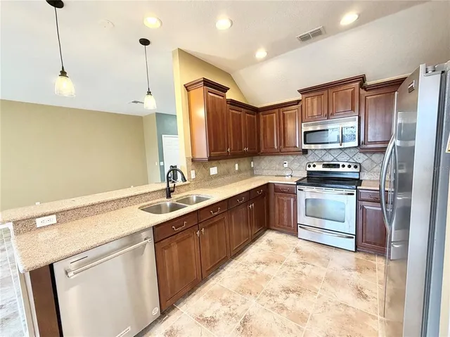 $2,399 | 8409 Chamberlain Place, Oviedo, FL 32765