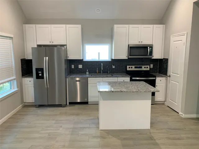 $1,575 | 15772 Aspen Drive, Montgomery, TX 77356