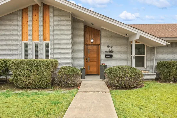 $5,000 | 10040 Spokane Circle, Dallas, TX 75229