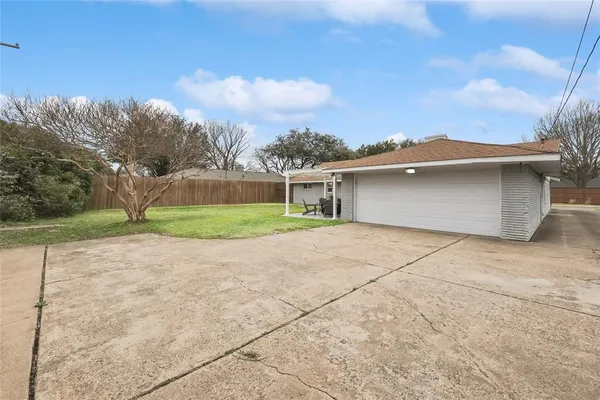 $5,000 | 10040 Spokane Circle, Dallas, TX 75229