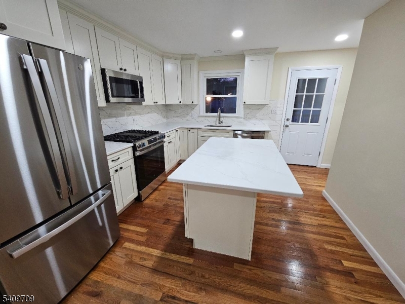 275 Malapardis Road Morris Plains, NJ 07950 - Photo 5 of 30