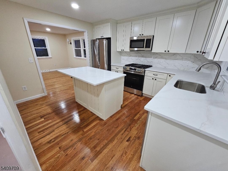 275 Malapardis Road Morris Plains, NJ 07950 - Photo 6 of 30