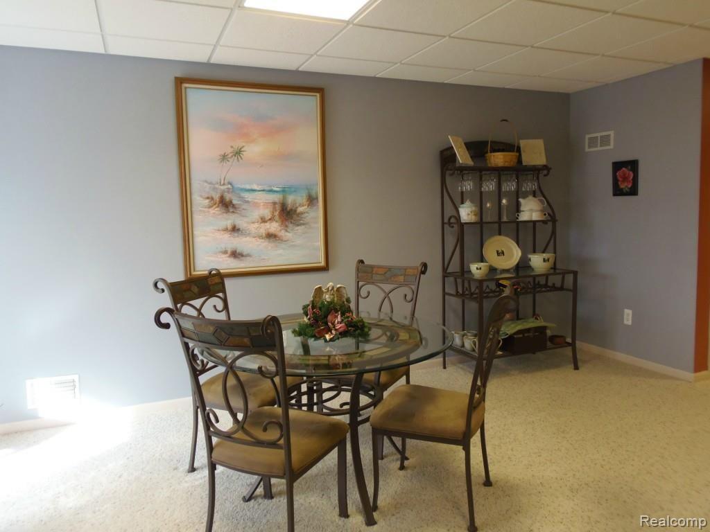 979 Spirea Howell, MI 48843 - Photo 22 of 36 1889.jpg