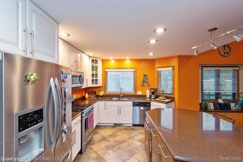 3204 West Sterns Road Lambertville, MI 48144 - Photo 15 of 26 24187629-16.jpg