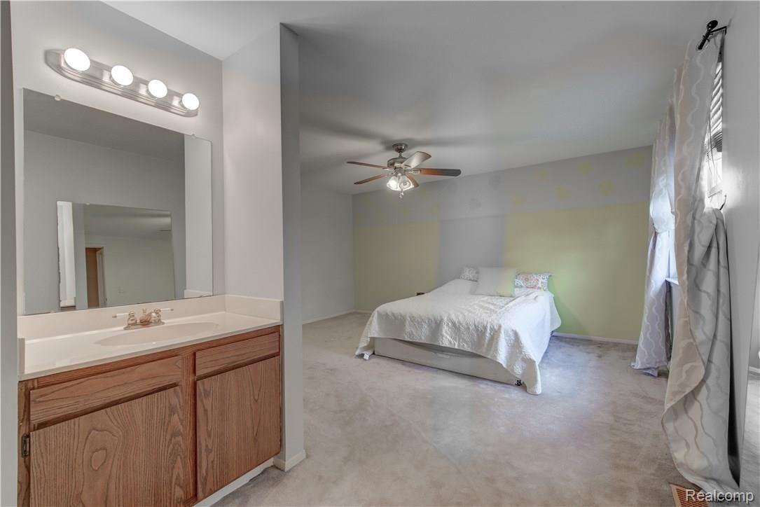 1689 Dancer Drive Rochester, MI 48307 - Photo 15 of 23 Bedroom 1 w/ vanity