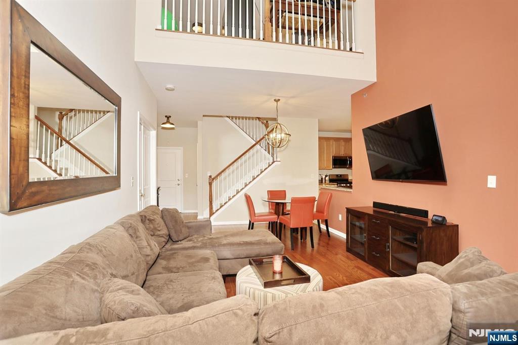 175 Rochelle Avenue, Unit 321 Rochelle Park, NJ 07662 - Photo 13 of 50