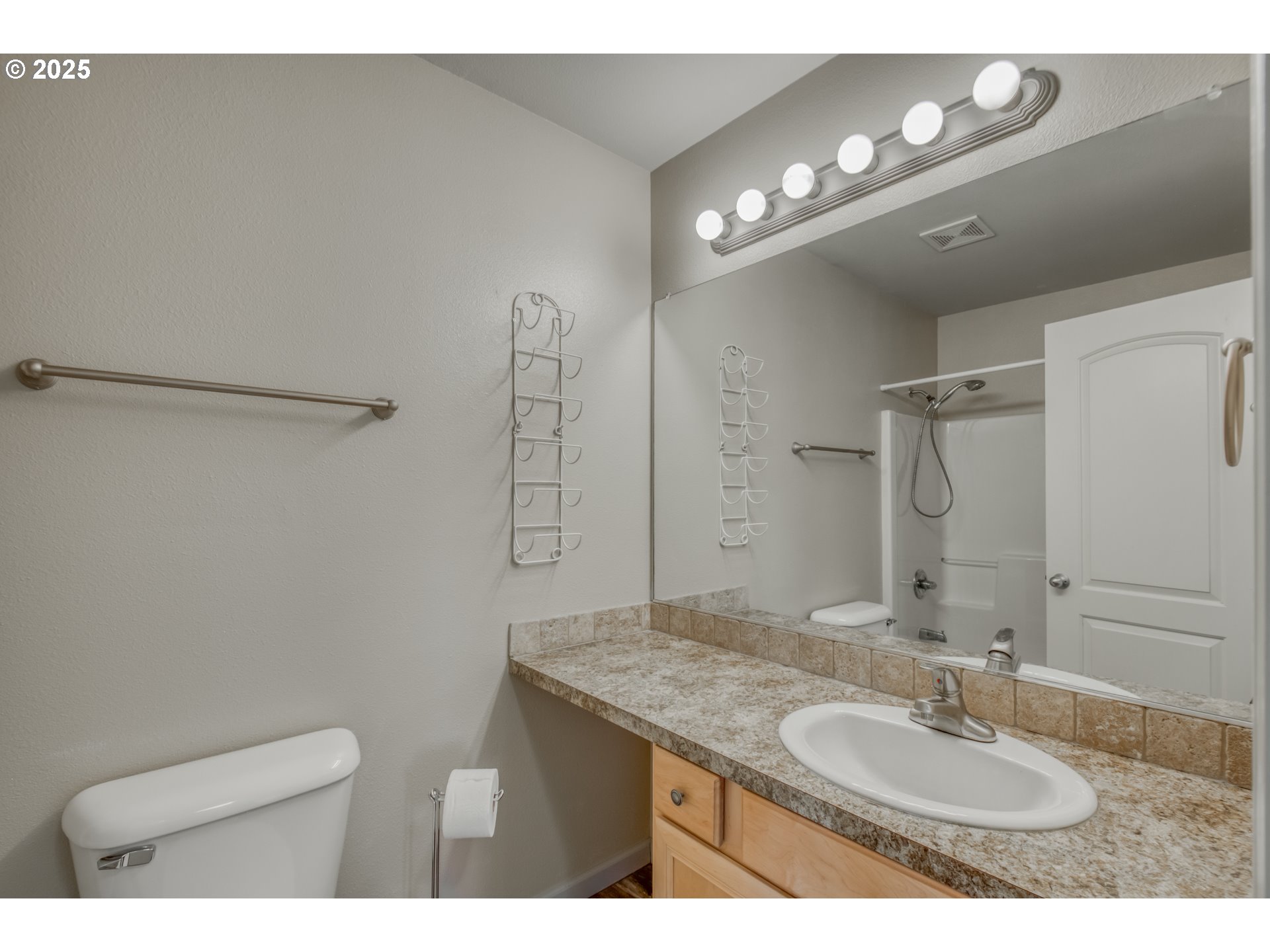 2469 Dorsey Drive Hubbard, OR 97032 - Photo 16 of 24 Bedroom