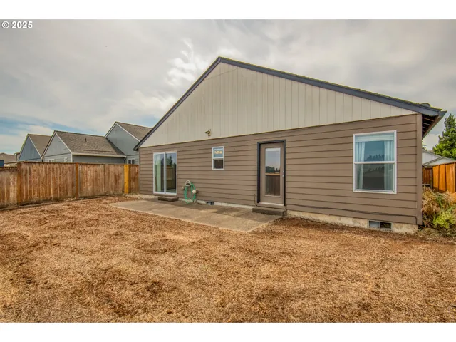 $487,000 | 2469 Dorsey Drive, Hubbard, OR 97032