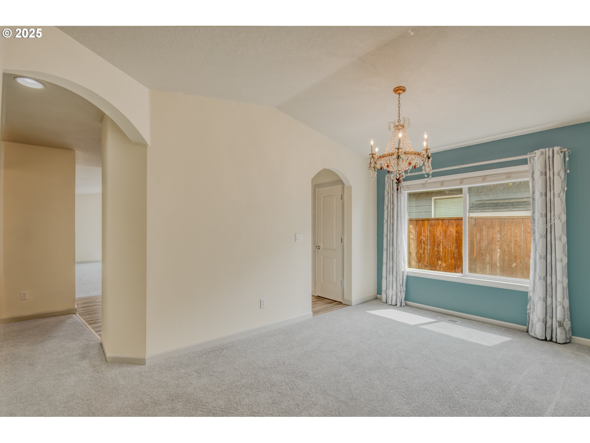 2469 Dorsey Drive Hubbard, OR 97032 - Photo 4 of 24 Den/Office