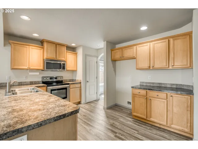 $487,000 | 2469 Dorsey Drive, Hubbard, OR 97032